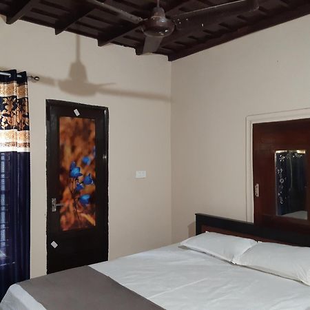 Valiyath Holidays Homestay Mundrothuruth Exterior photo