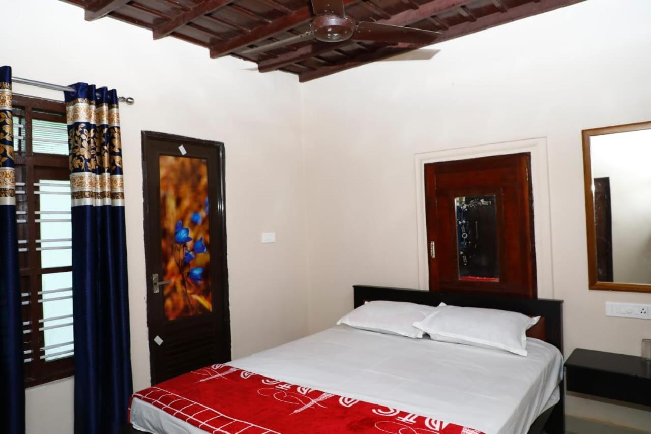 Valiyath Holidays Homestay Mundrothuruth Exterior photo